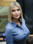 Юбка-карандаш + голубая блуза: как Иванка Трамп сделала офиц